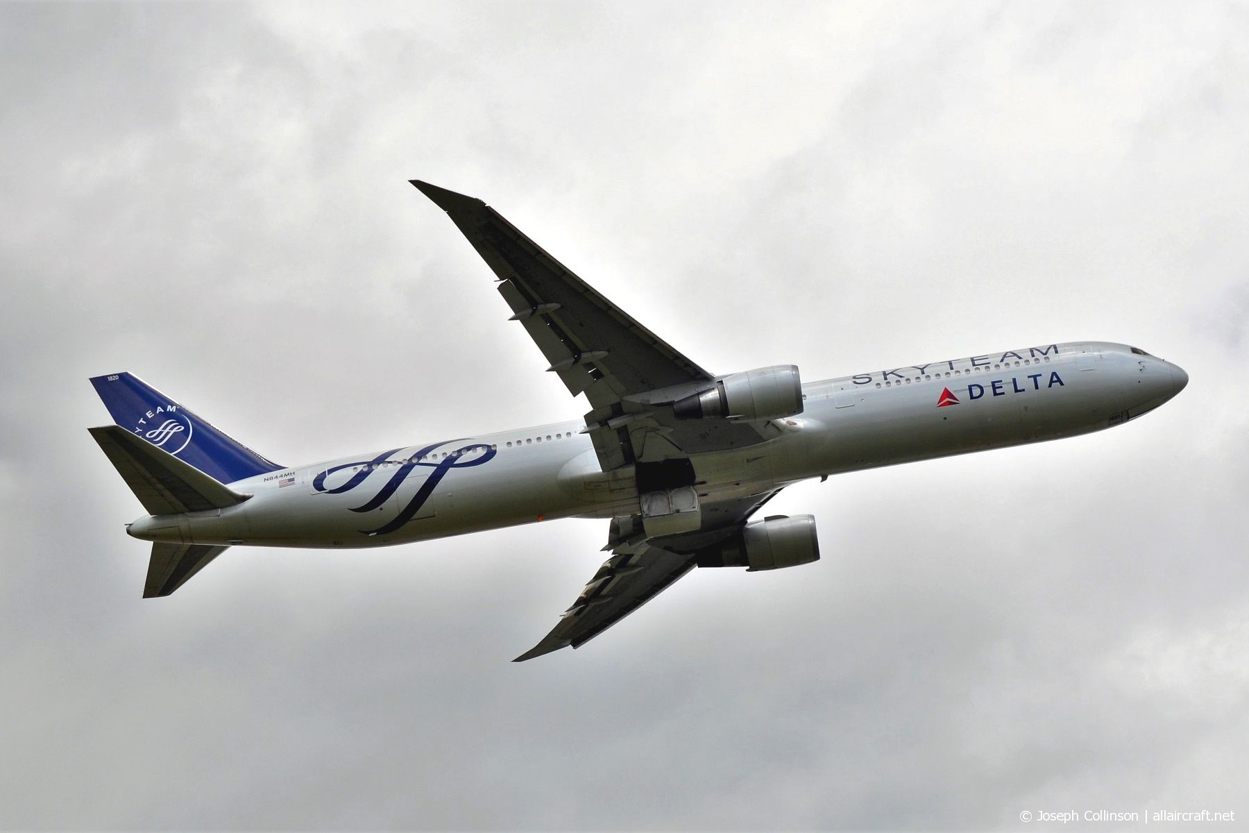 N844MH (29717) 2002 Boeing 767-432(ER)
