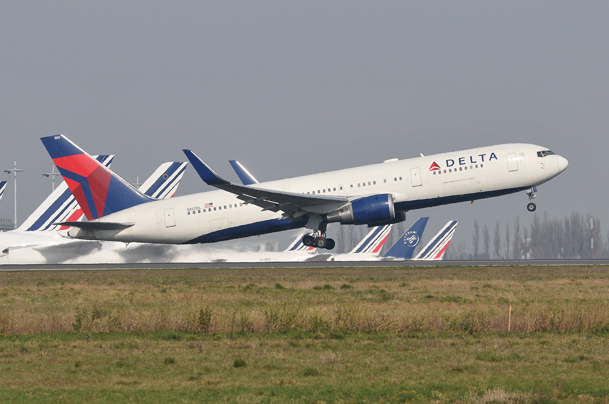 N152DL (24984) Boeing 767-3P6