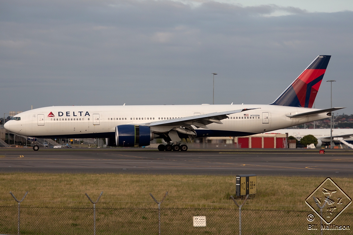 N705DN (29742) Boeing 777-232