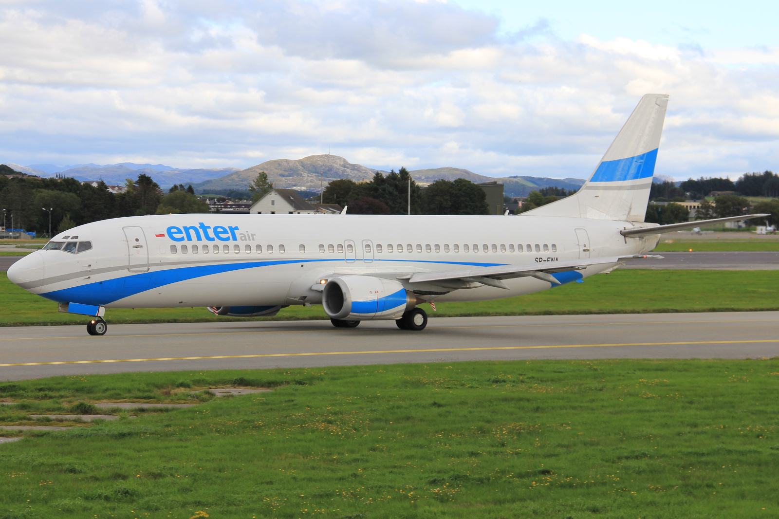 SP-ENA · Boeing 737-4Q8 · (SVG / ENZV)