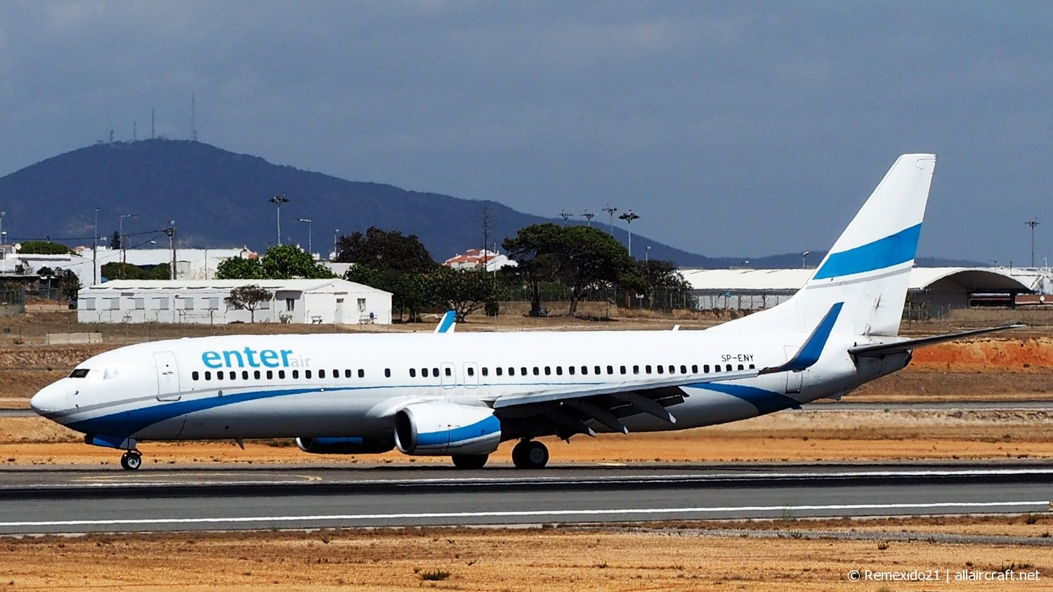 SP-ENY · Boeing 737-85N(WL) · (FAO / LPFR)