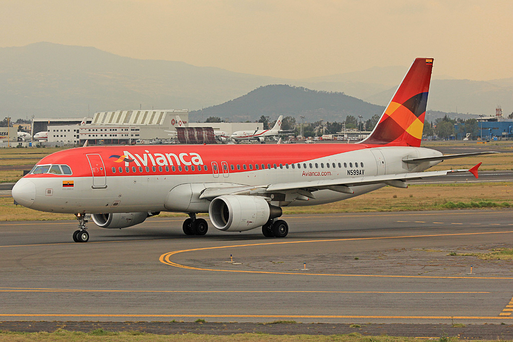 N599AV, (cn 4599), Airbus A320-214
