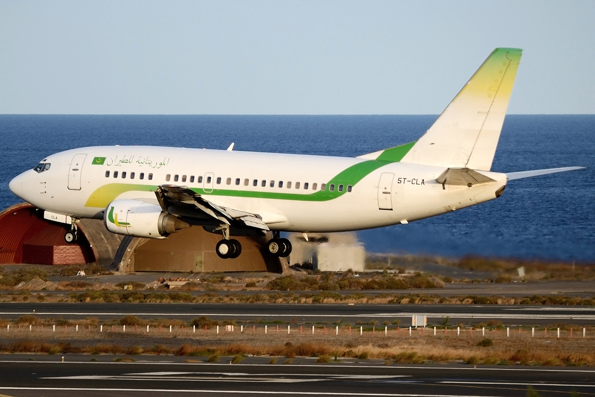 5T-CLA (cn 28469) Boeing 737-55S