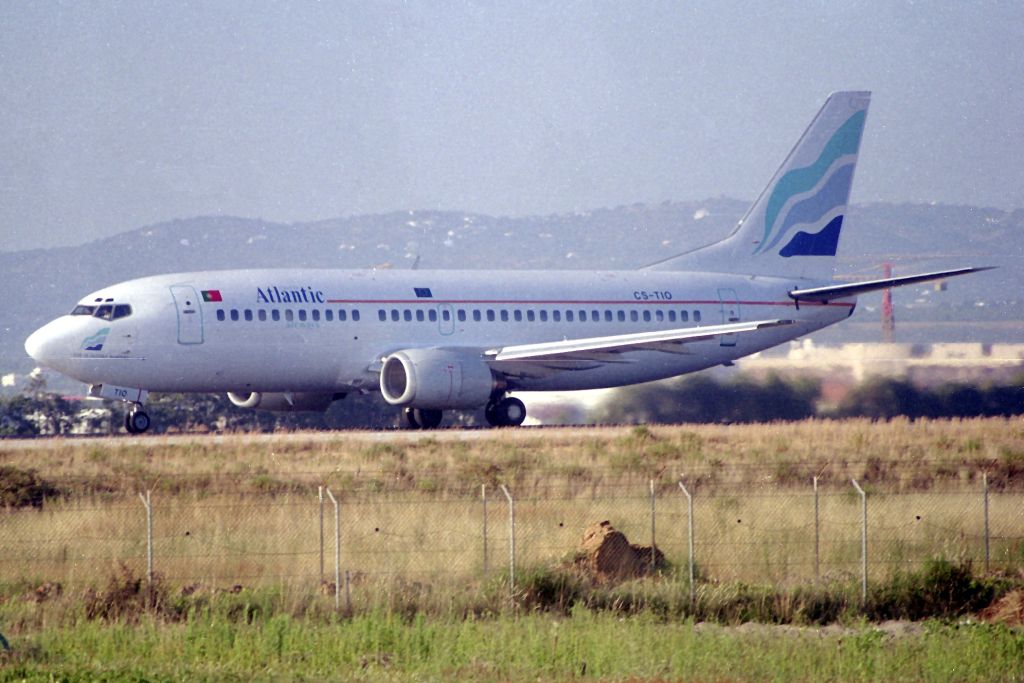 CS-TIO (23830) 1987 Boeing 737-33A