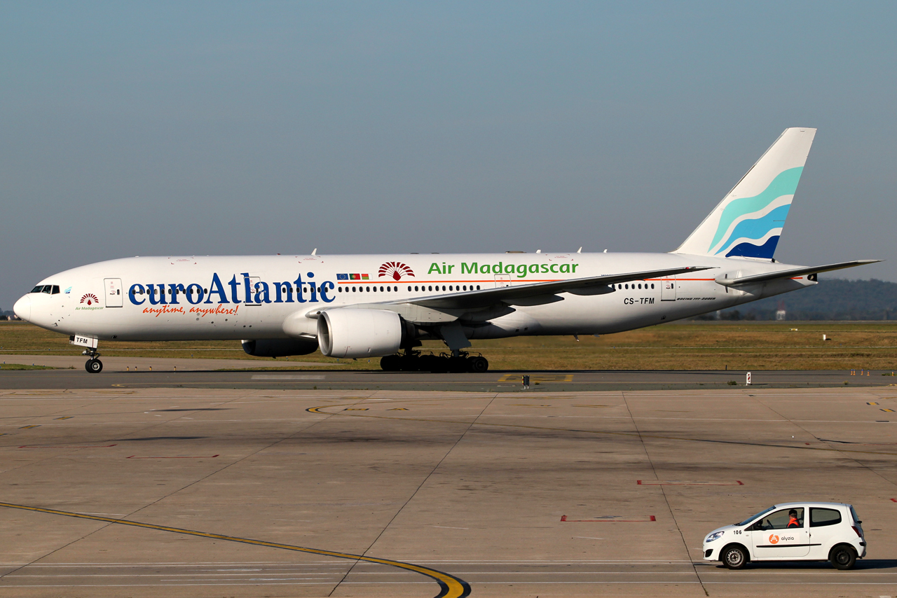 CS-TFM · Boeing 777-212/ER · (CDG / LFPG)