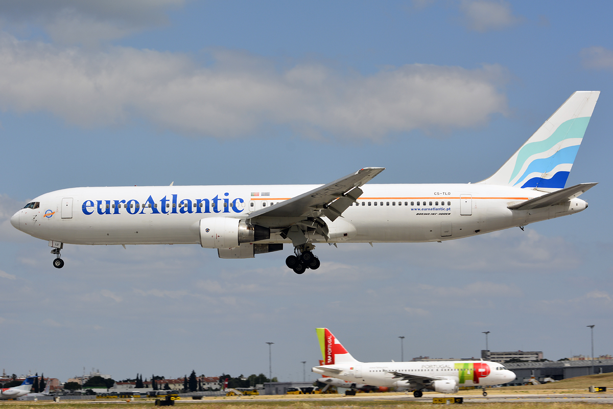 CS-TLO · Boeing 767-383/ER · (LIS / LPPT)