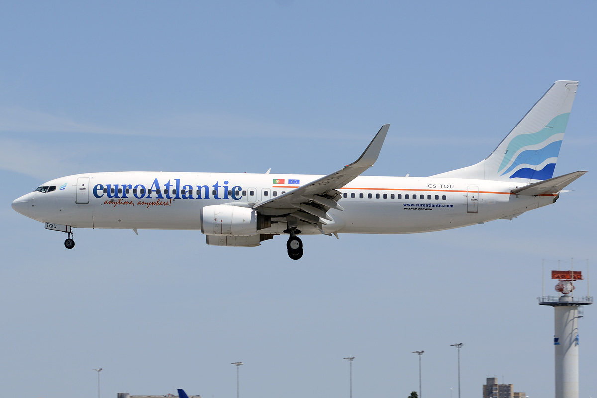 CS-TQU (30646) 2002 Boeing 737-8K2(WL)