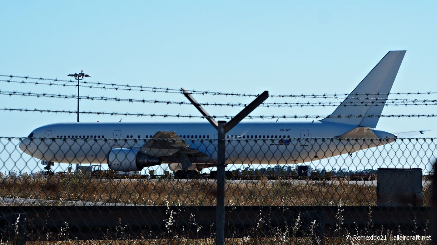 CS-TKT · Boeing 767-36N/ER · (FAO / LPFR)