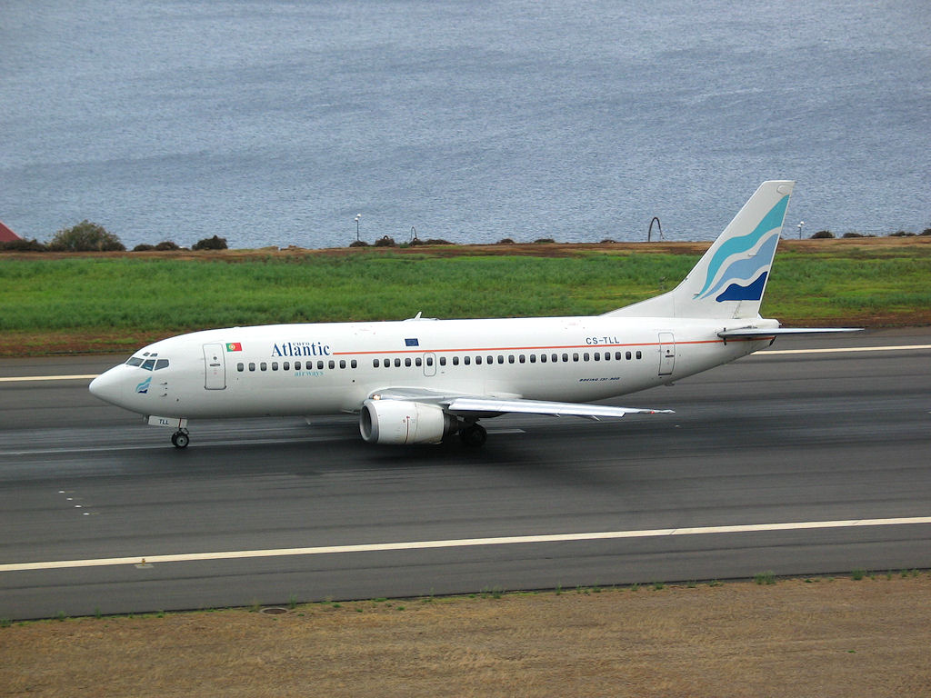 CS-TLL · Boeing 737-3K9 · (FNC / LPMA)