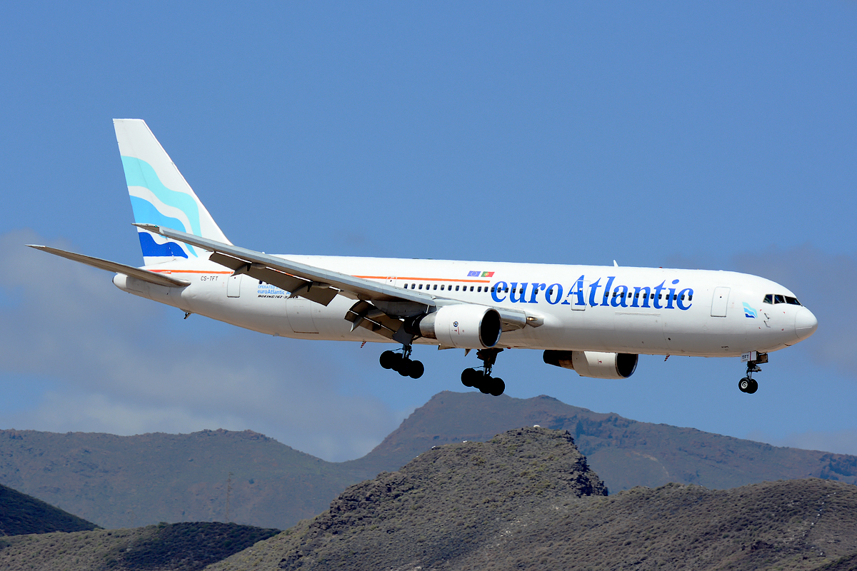 CS-TFT (26208) 1993 Boeing 767-3Y0/ER
