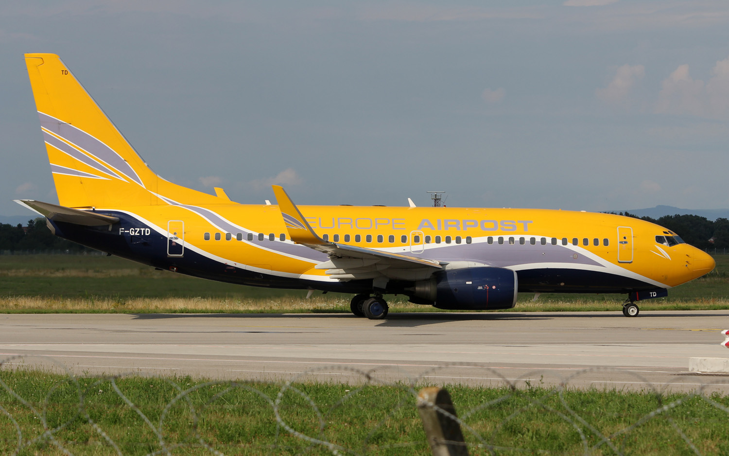 F-GZTD (32418) 2003 Boeing 737-73V(WL)