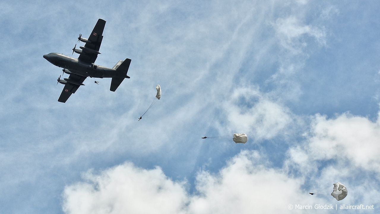 1502 · Lockheed C-130E-LM · -