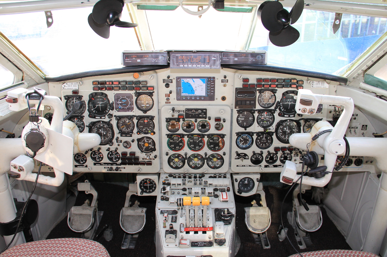 045 · Yakovlev Yak-40 · (EPDE)