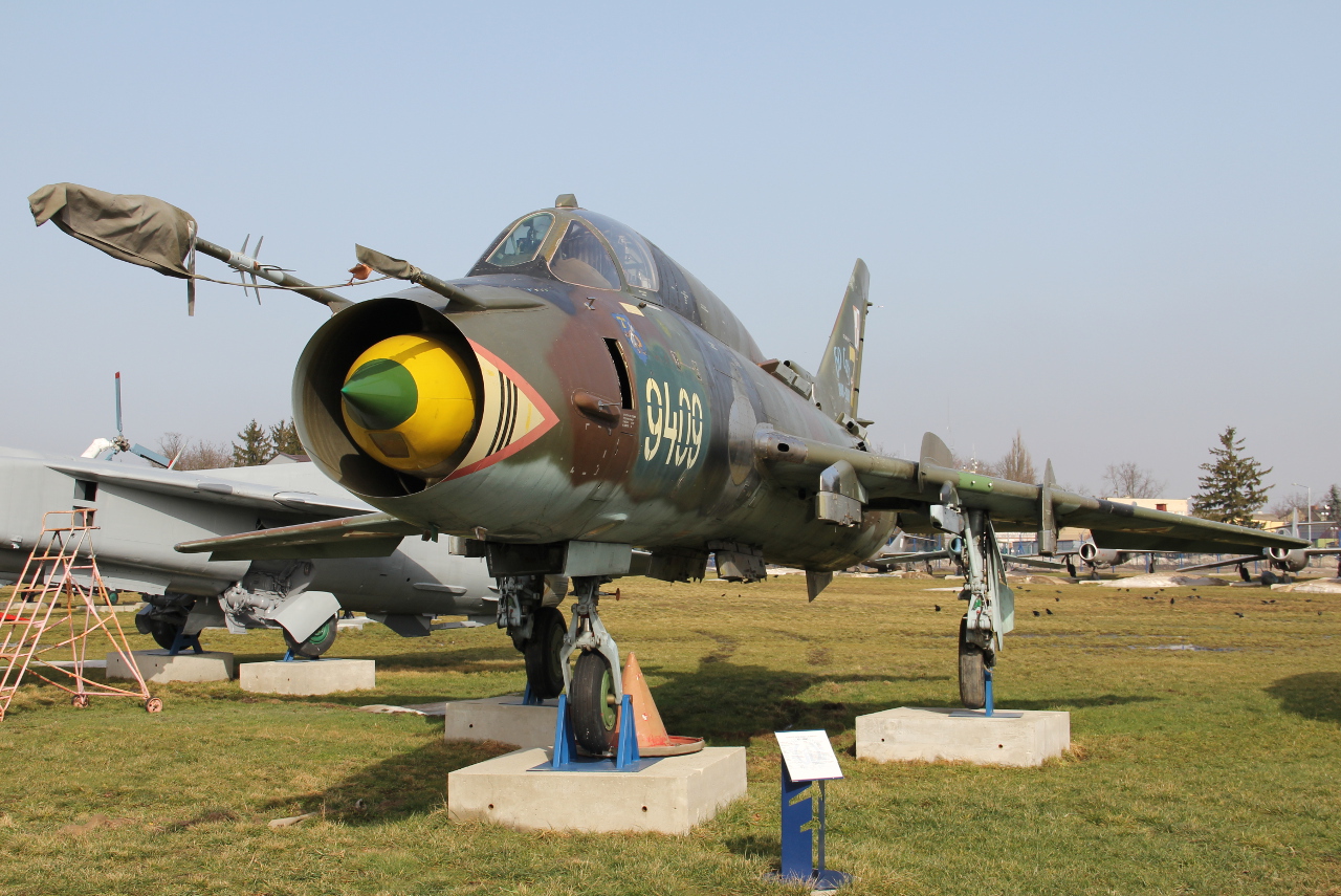 9409 · Sukhoi Su-22M4 · (EPDE)