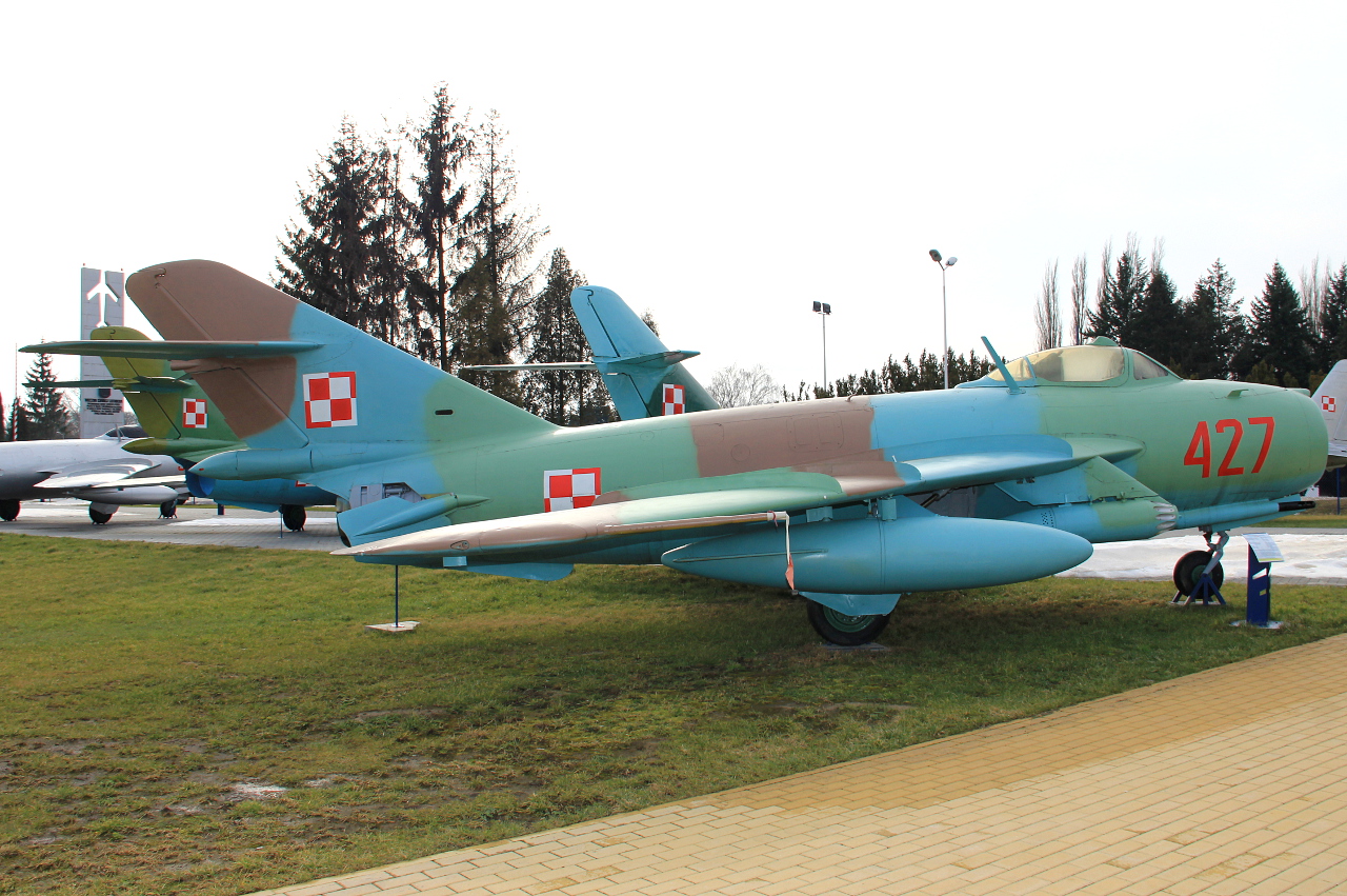 427 · PZL-Mielec Lim-6bis · (EPDE)