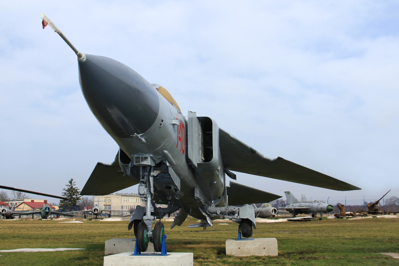 40 · Mikoyan-Gurevich MiG-23MF · (EPDE)