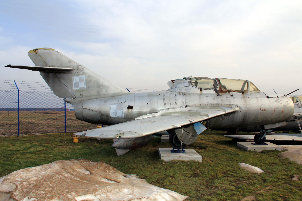 905 PZL - Lim-2 SB