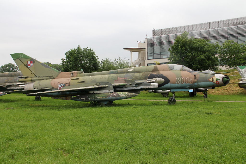 3005 · Sukhoi Su-22UM3K · (EPKC)