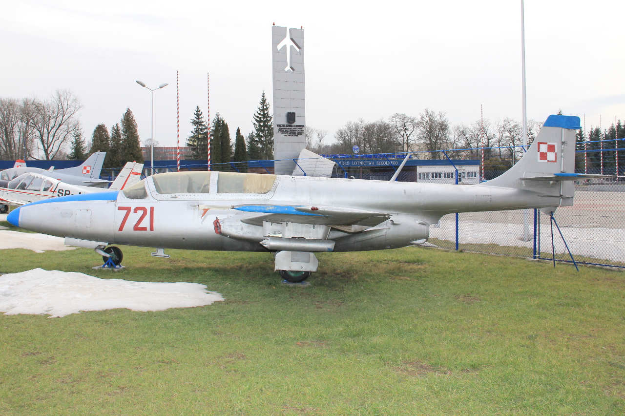 721 · PZL - TS-11 Iskra · (EPDE)