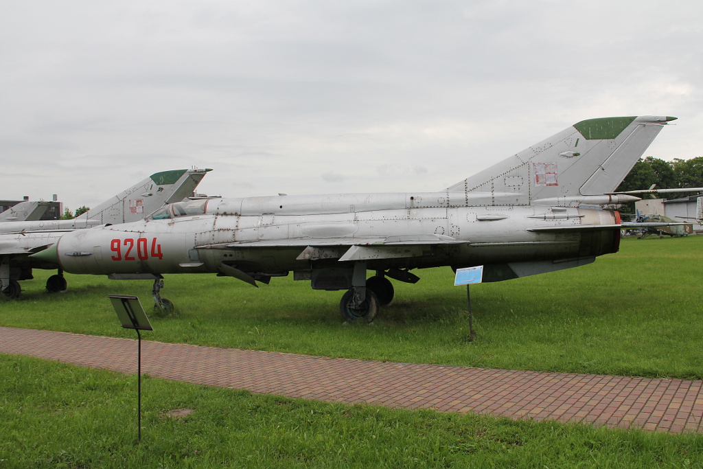 9204 · Mikoyan-Gurevich MiG-21bis · (EPKC)