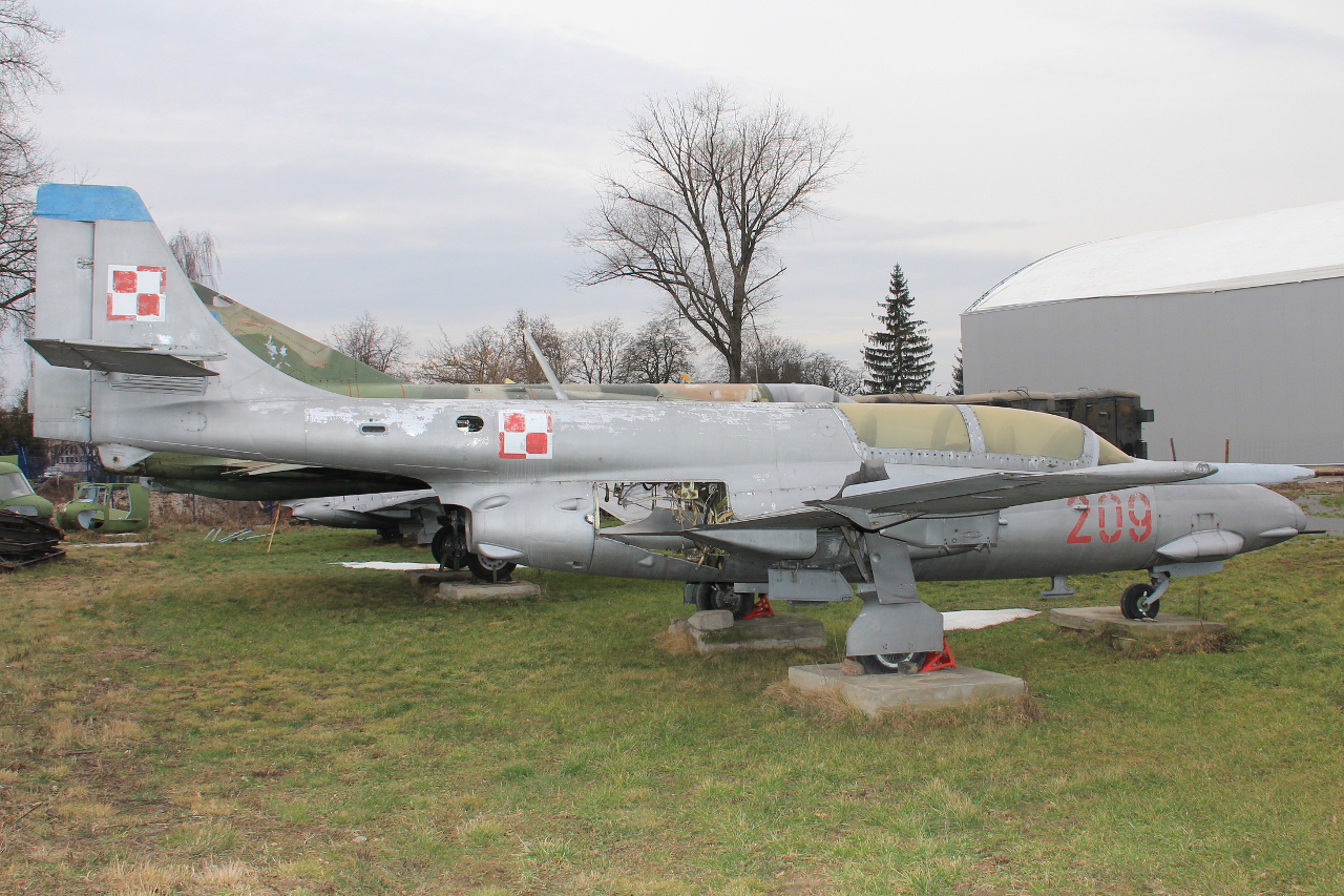 209 · PZL-Mielec TS-11 Iskra · (EPDE)