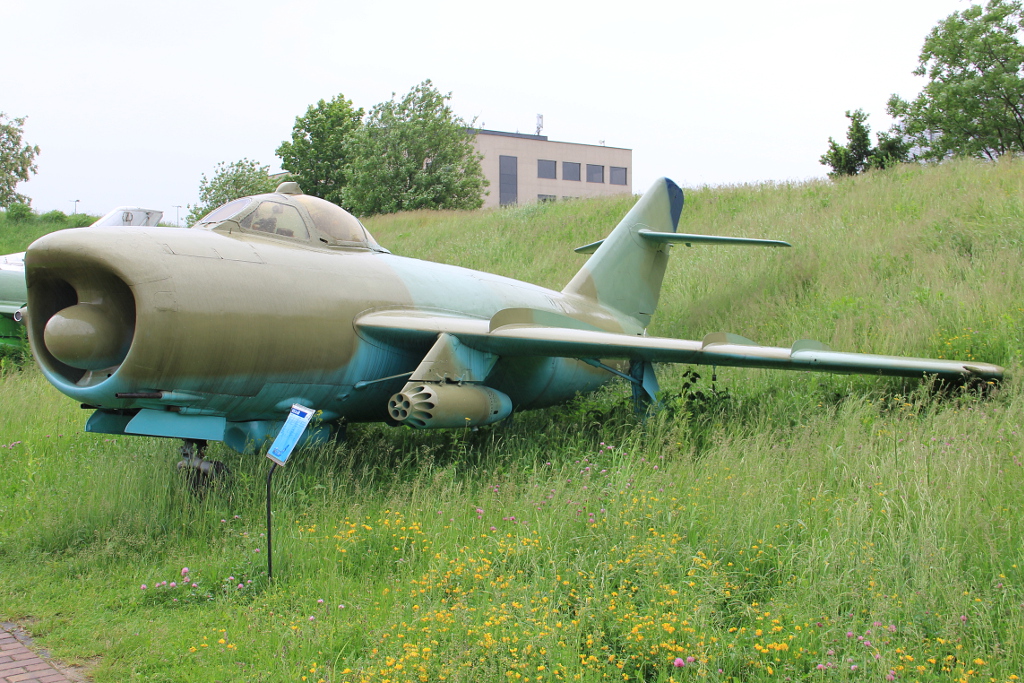 618 · PZL-Mielec Lim-6MR · (EPKC)