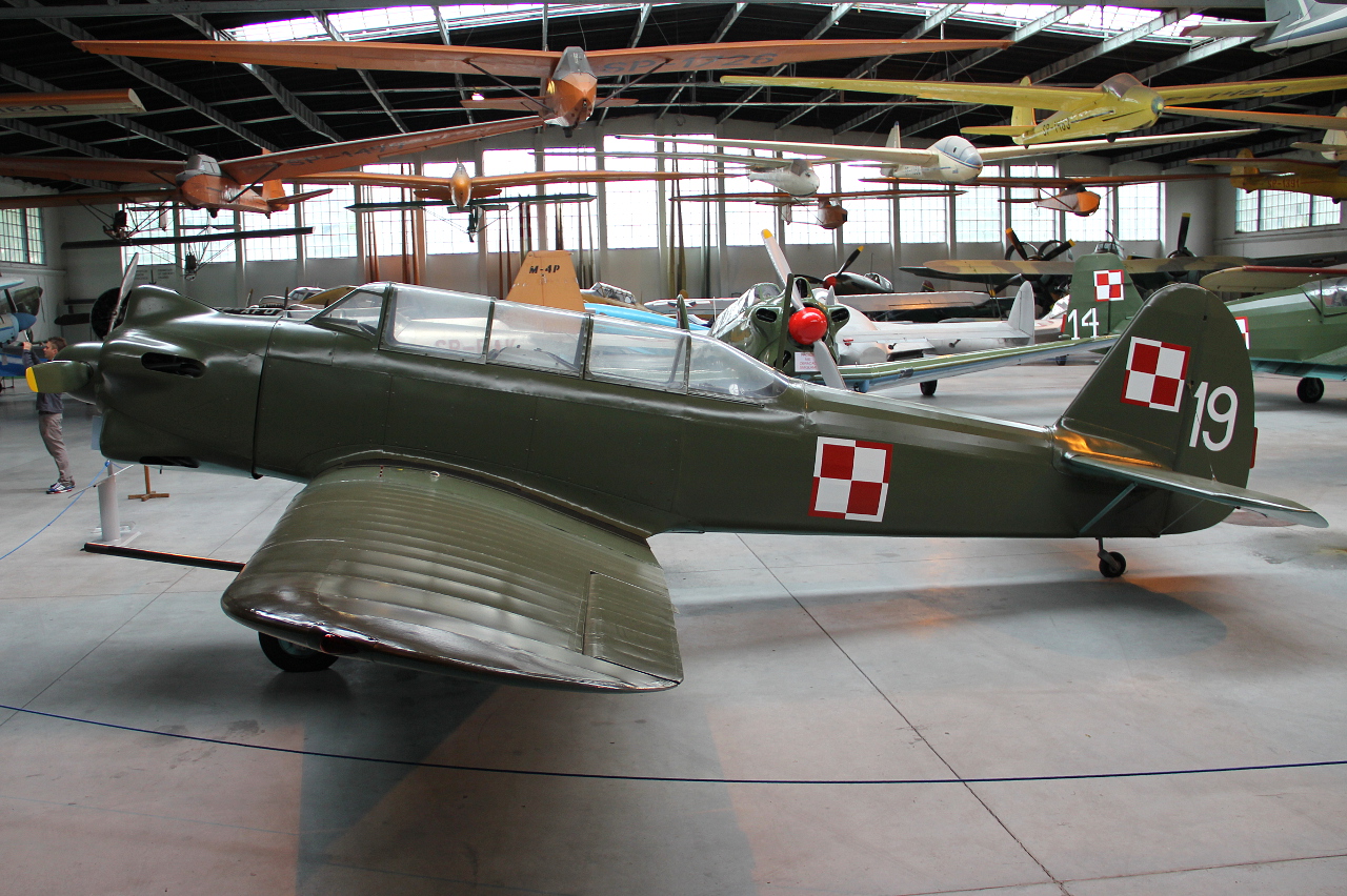 19 (9732) Yakovlev Yak-18