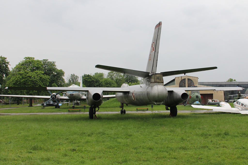S3 · Ilyushin Il-28U · (EPKC)