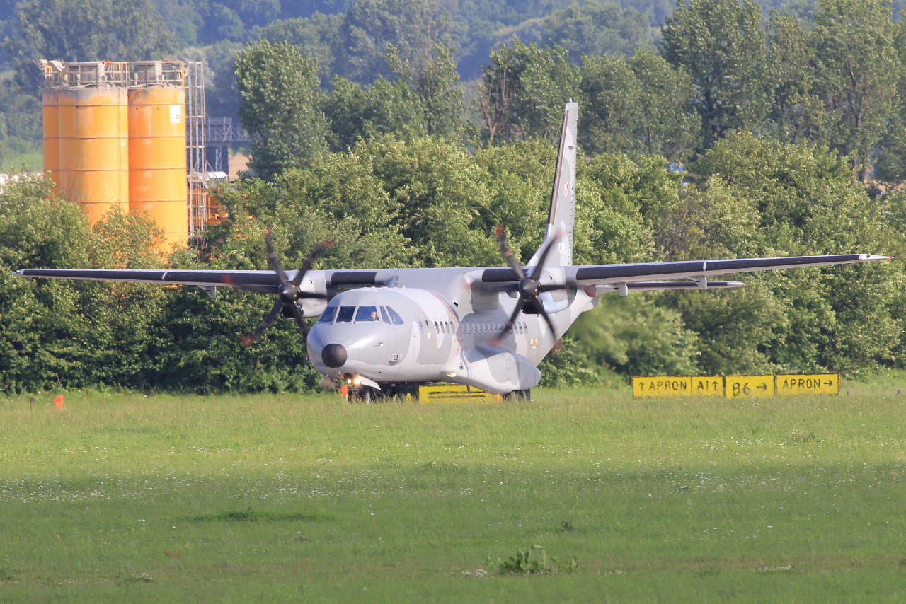 012 (S-010) 2003 CASA C-295M