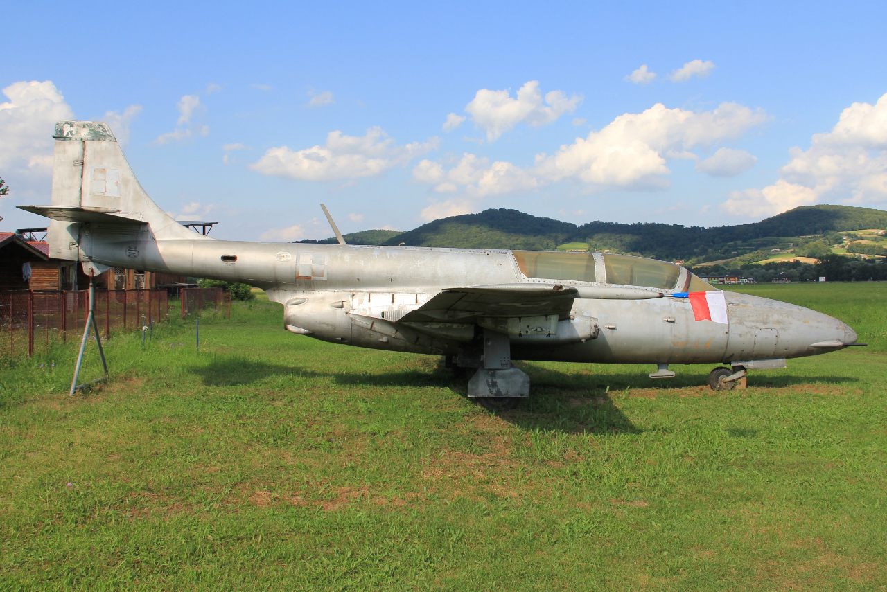 817 · PZL-Mielec TS-11 Iskra · (EPNL)