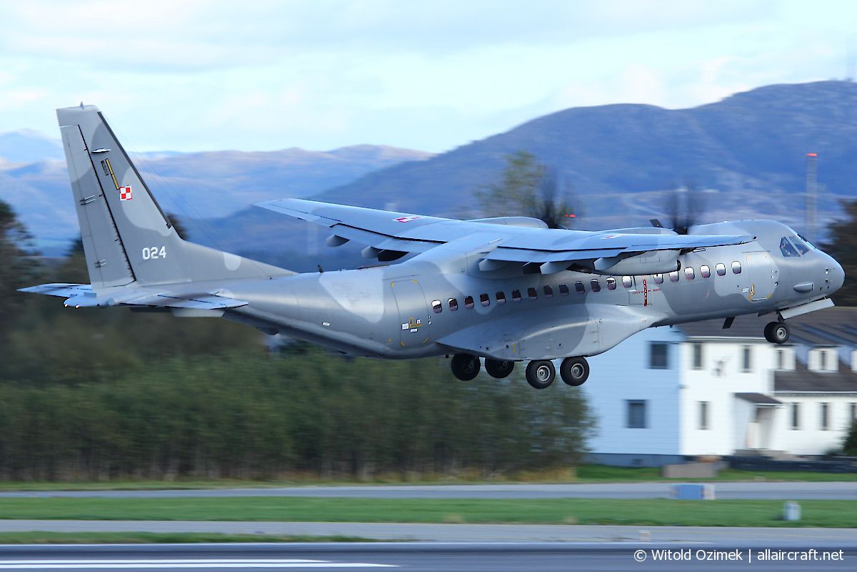024 ( S-092 ) 2006 CASA C-295M
