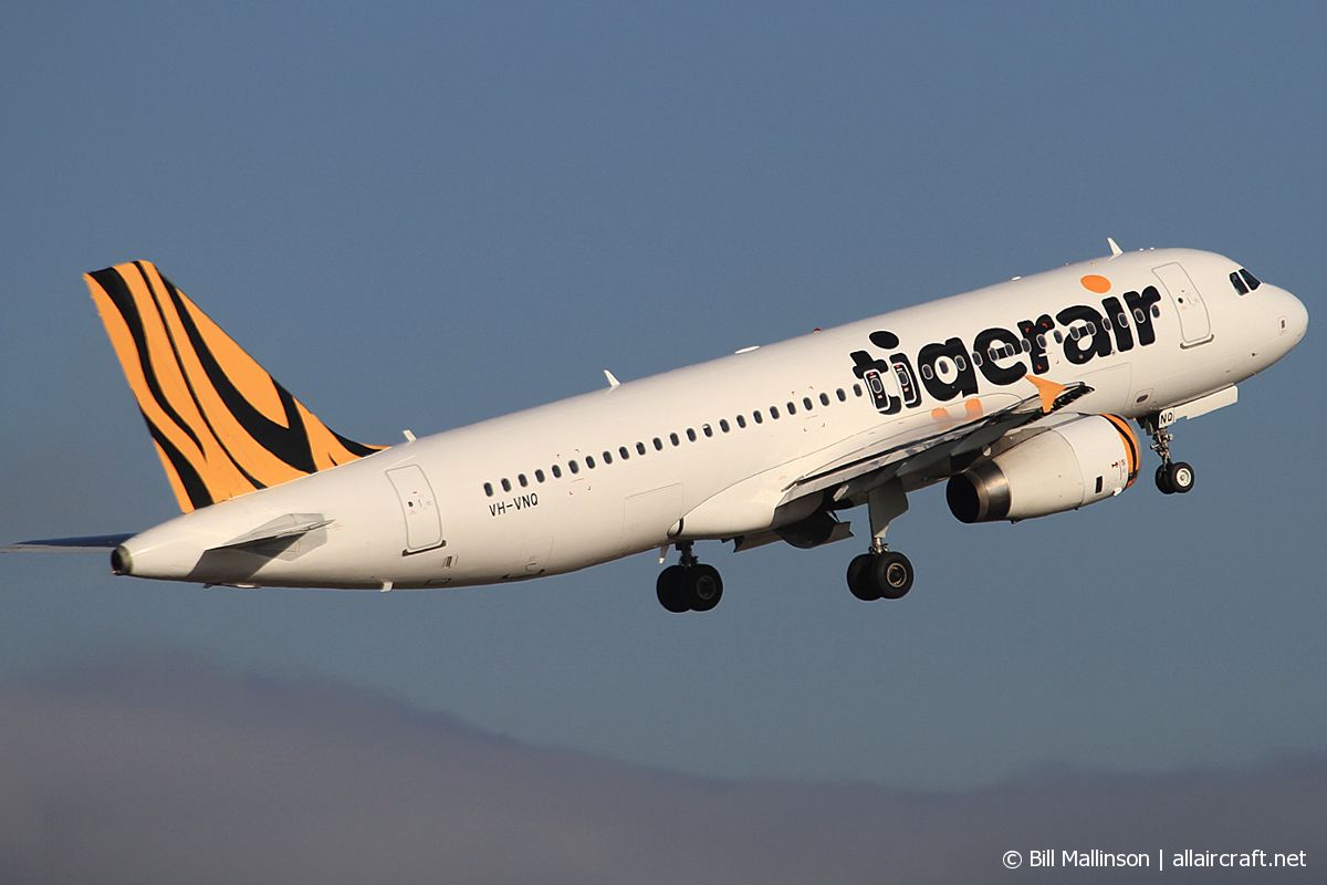 VH-VNQ · Airbus A320-232 · (SYD / YSSY)