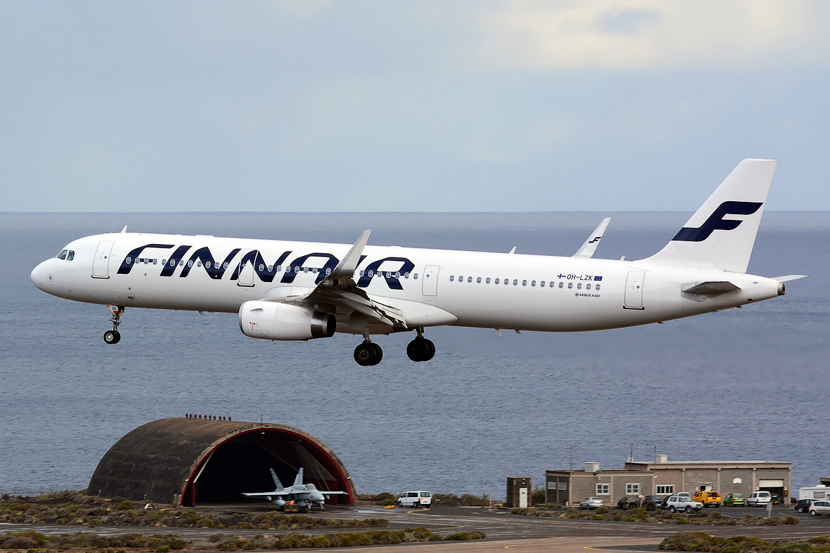 OH-LZK · Airbus A321-231 · (LPA / GCLP)