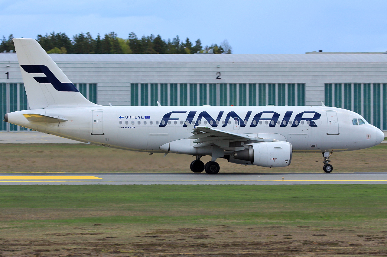 OH-LVL (002266) Airbus A319-112