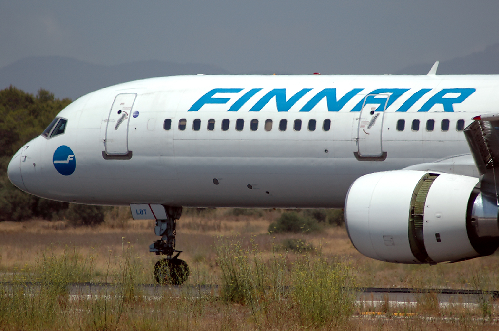 OH-LBT (028170) Boeing 757-2Q8