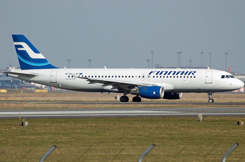 OH-LXF (1712) 2002 Airbus A320-214