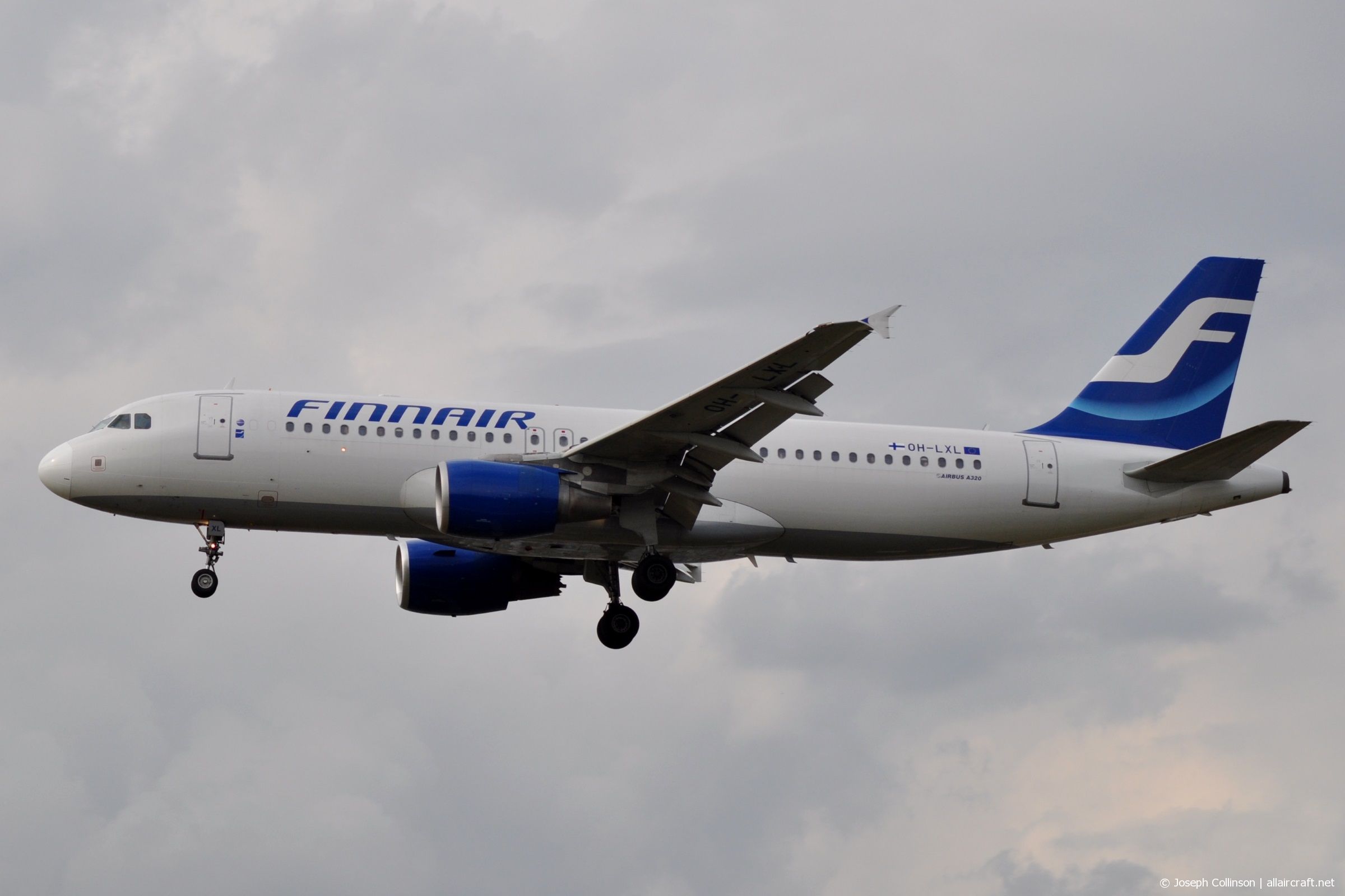 OH-LXL · Airbus A320-214 · (LHR / EGLL)