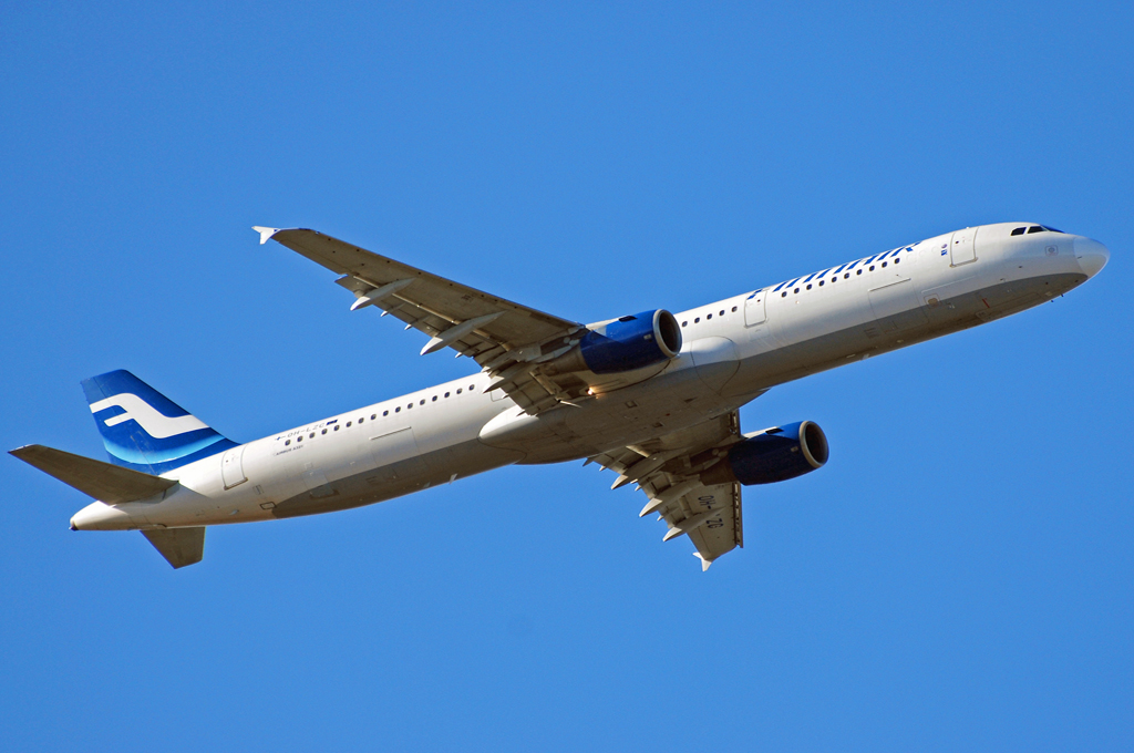 OH-LZC (001185) Airbus A321-211