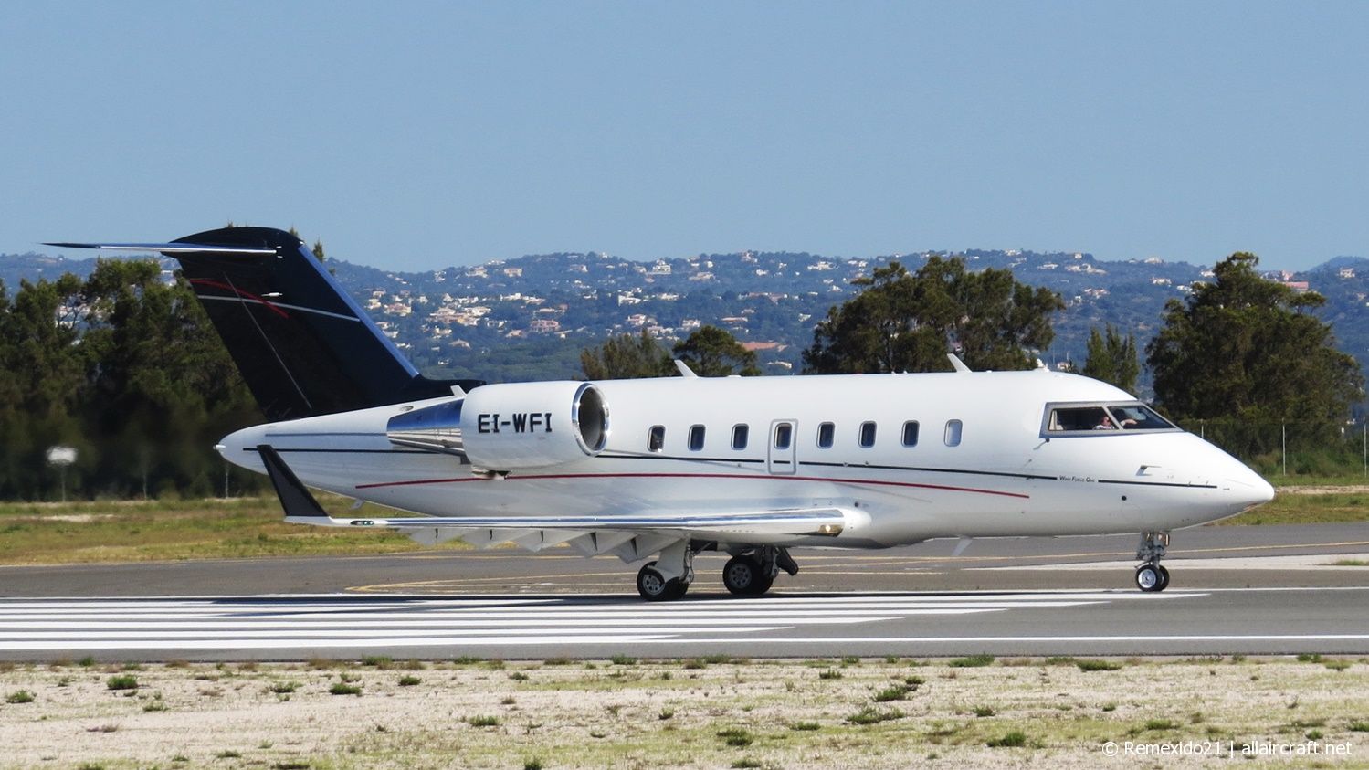 EI-WFI · Bombardier CL-600-2B16 Challenger 605 · (FAO / LPFR)