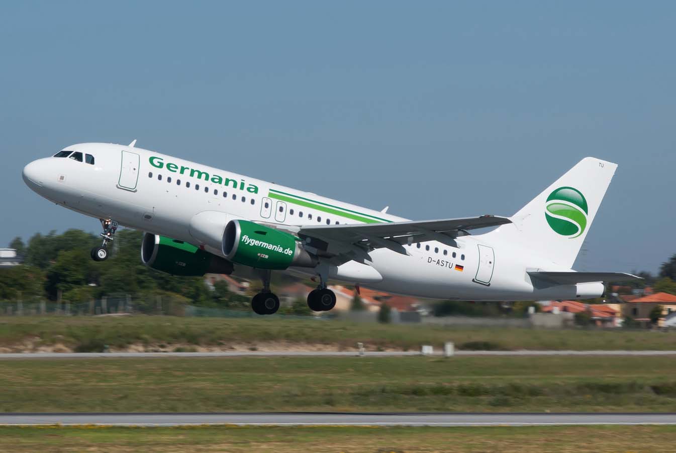 D-ASTU · Airbus A319-112 · (OPO / LPPR)