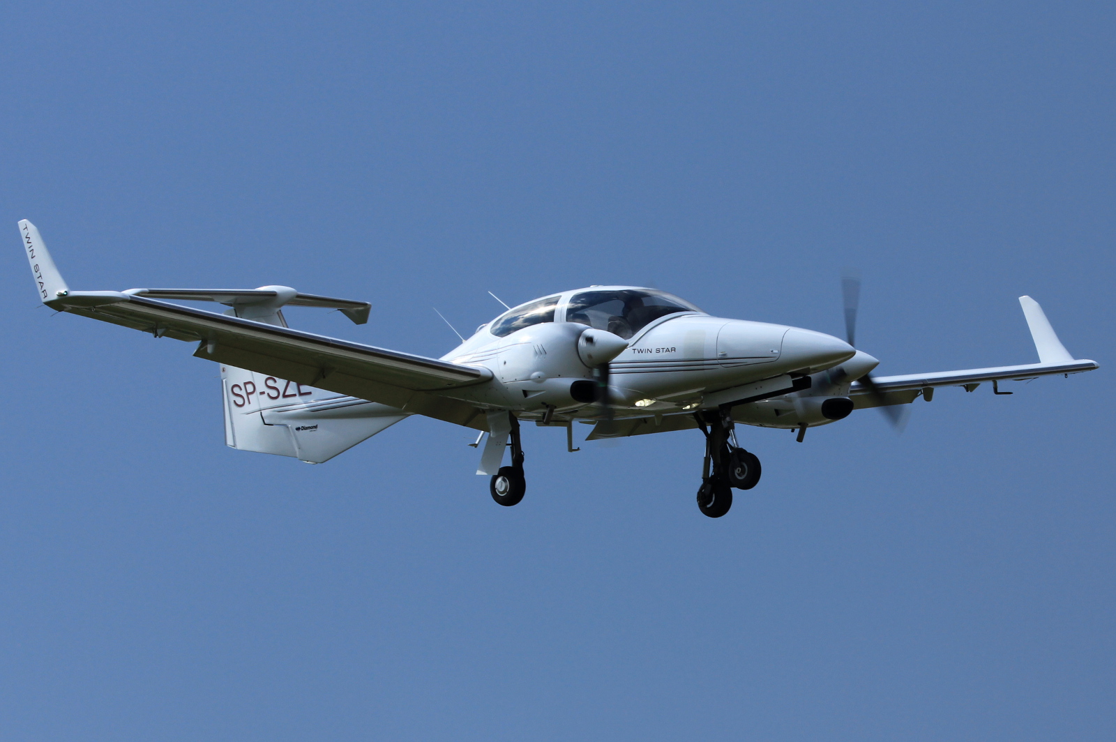 SP-SZE (42.260) Diamond DA-42 Twin Star