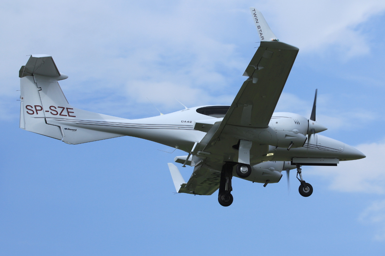 SP-SZE (42.260) Diamond DA-42 Twin Star