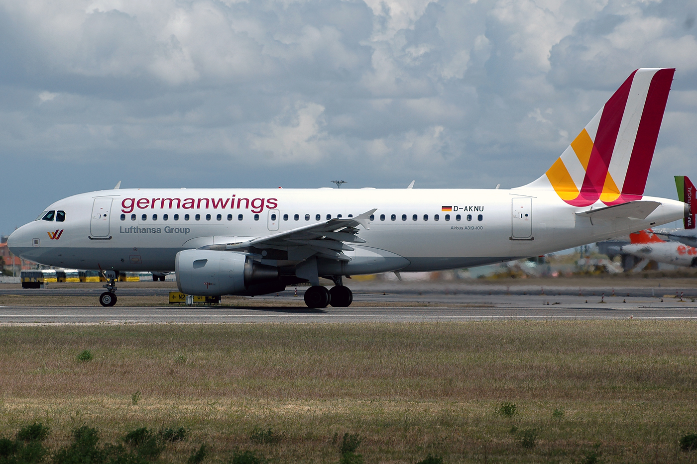 D-AKNU · Airbus A319-112 · (LIS / LPPT)