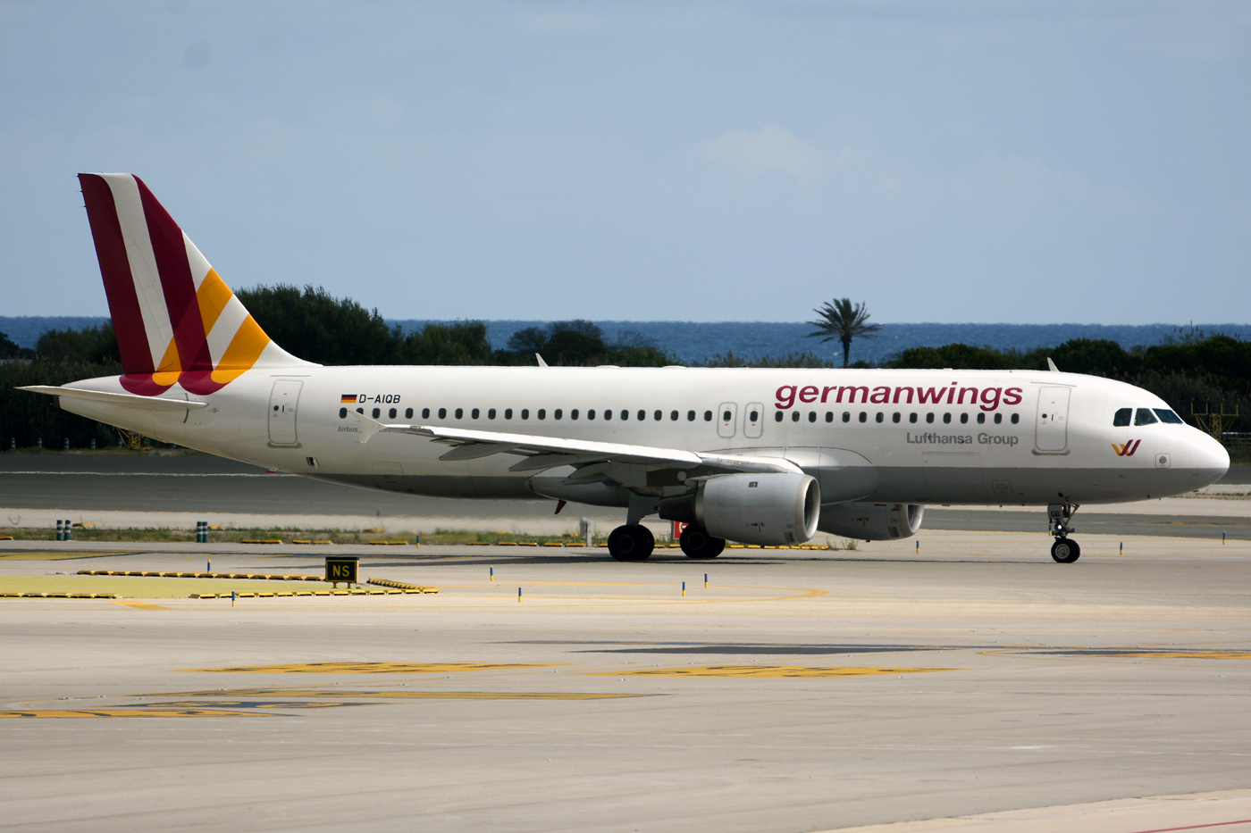 D-AIQB · Airbus A320-211 · (BCN / LEBL)