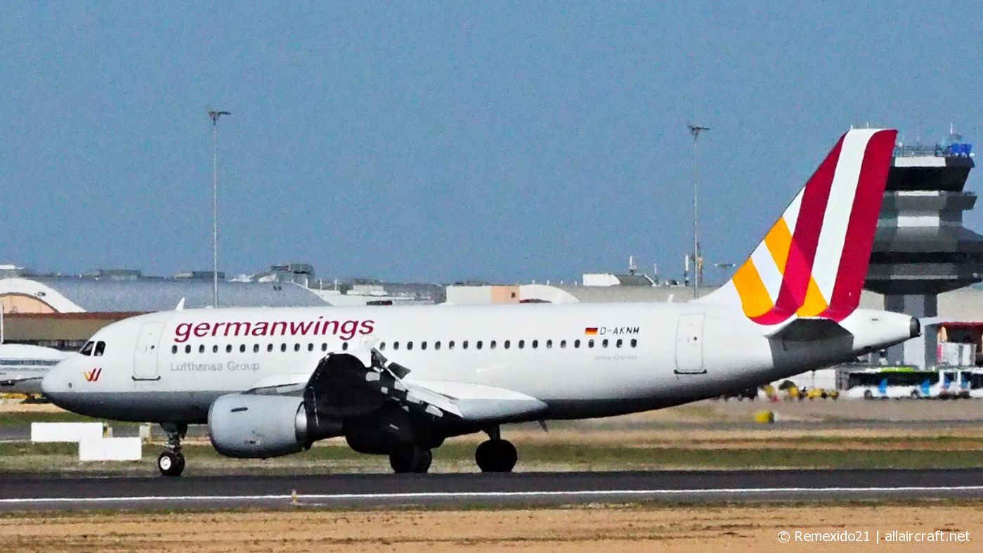 D-AKNH (794) 1998 Airbus A319-112