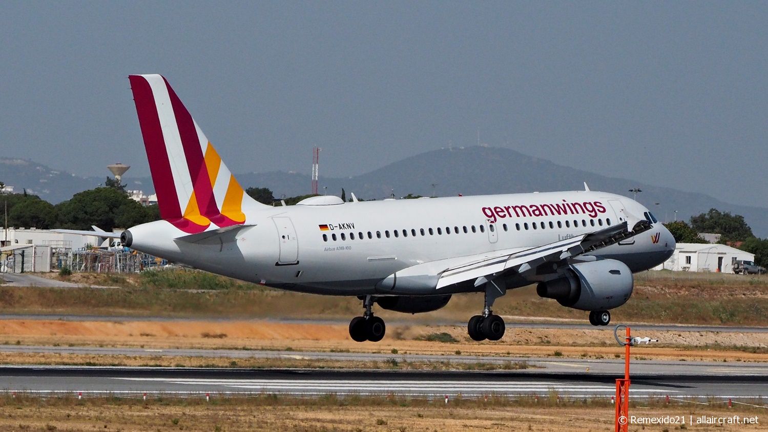 D-AKNV · Airbus A319-112 · (FAO / LPFR)