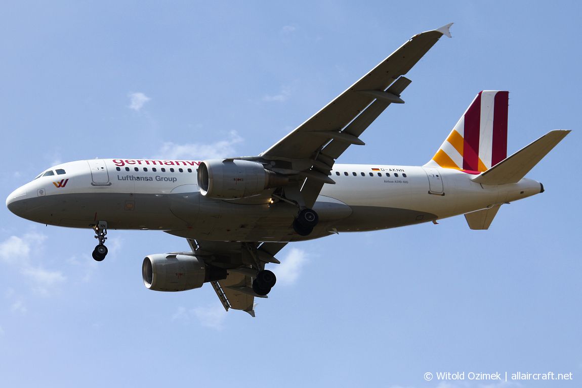 D-AKNN (1136) 1999 Airbus A319-112
