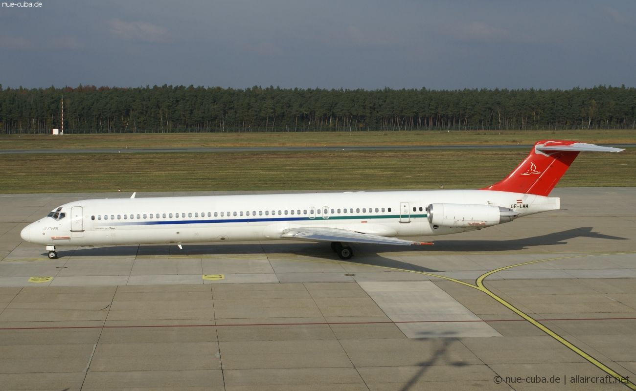 OE-LMM (53377) 1990 McDonnell Douglas MD-83