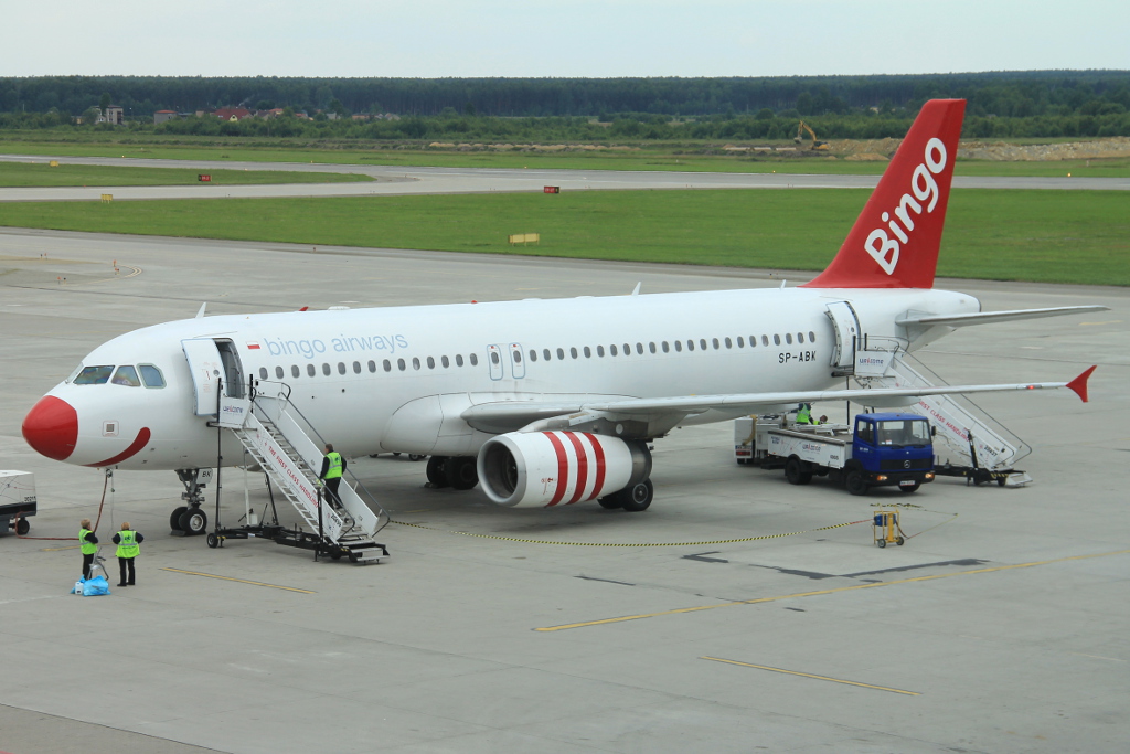 SP-ABK · Airbus A320-233 · (KTW / EPKT)