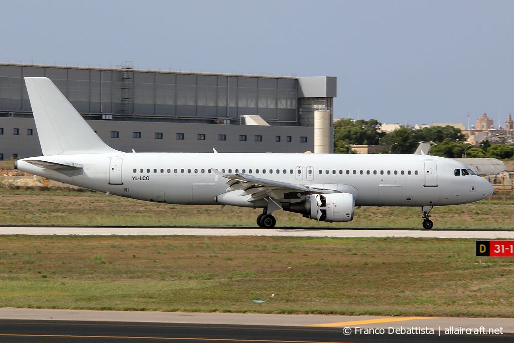 YL-LCO · Airbus A320-214 · (MLA / LMML)